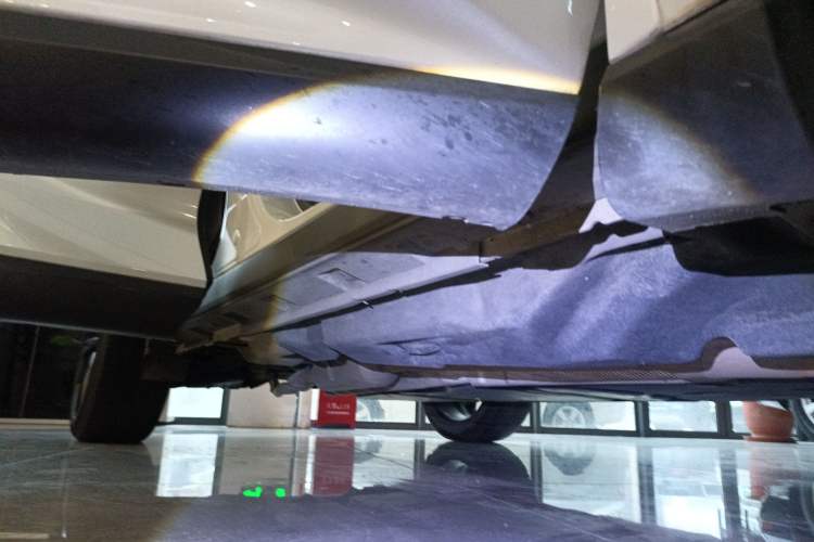 Used Lexus RX 2023 350h Two-Wheel Drive Comfort Edition Right Side Sill