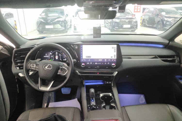 Used Lexus RX 2025 350h Two-Wheel Drive Comfort Edition Center Console