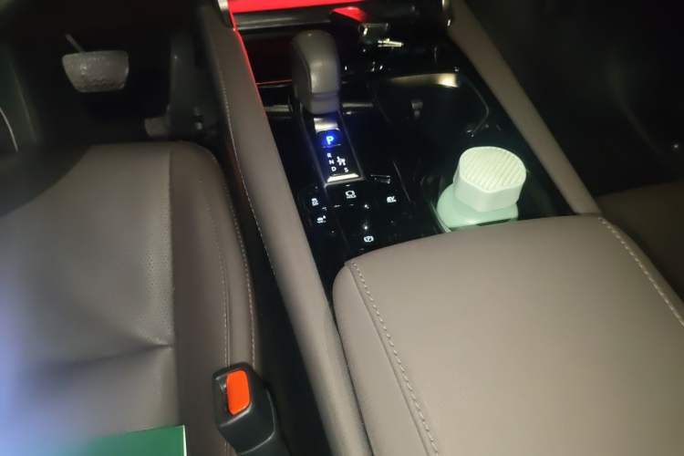 Used Lexus RX 2025 350h Four-Wheel Drive Enjoyment Version Gear Lever