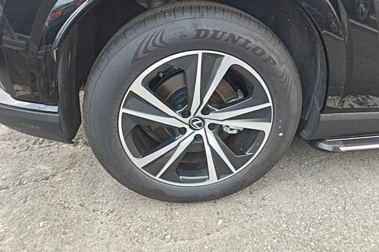 Used Lexus RX 2025 300 Four-Wheel Drive Junxiang Edition Right Rear Wheel Hub