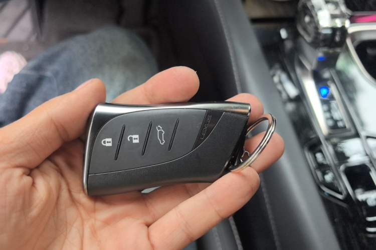 Used Lexus RX 2025 300 Four-Wheel Drive Junxiang Edition Vehicle Key