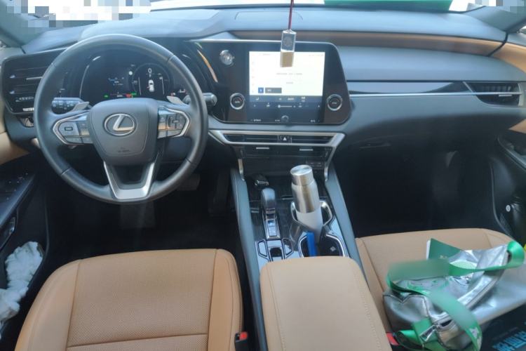 Used Lexus RX 2025 350h Two-Wheel Drive Enjoyment Version Center Console