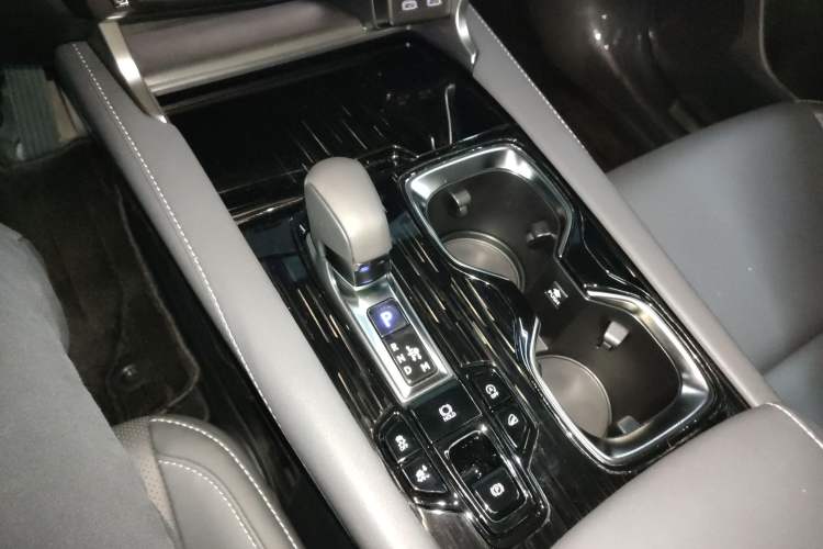 Used Lexus RX 2025 300 Four-Wheel Drive Junxiang Edition Gear Lever