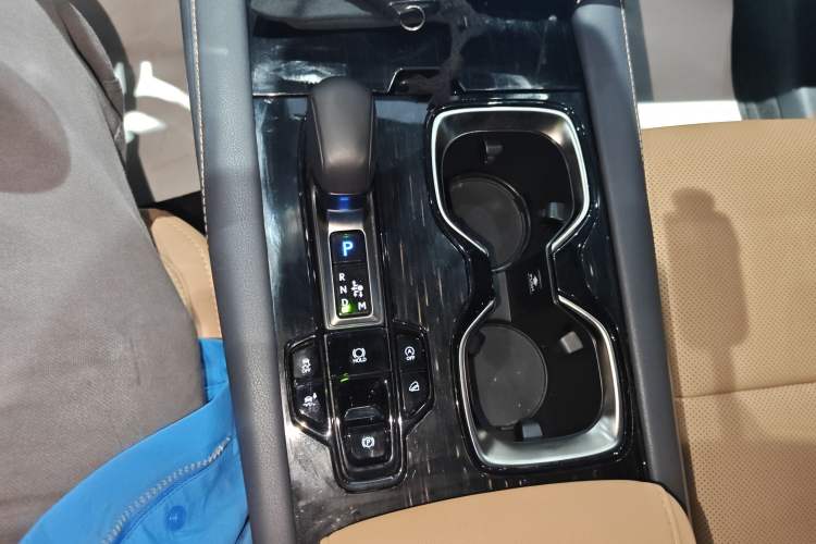 Used Lexus RX 2025 300 Four-Wheel Drive Junxiang Edition Gear Lever