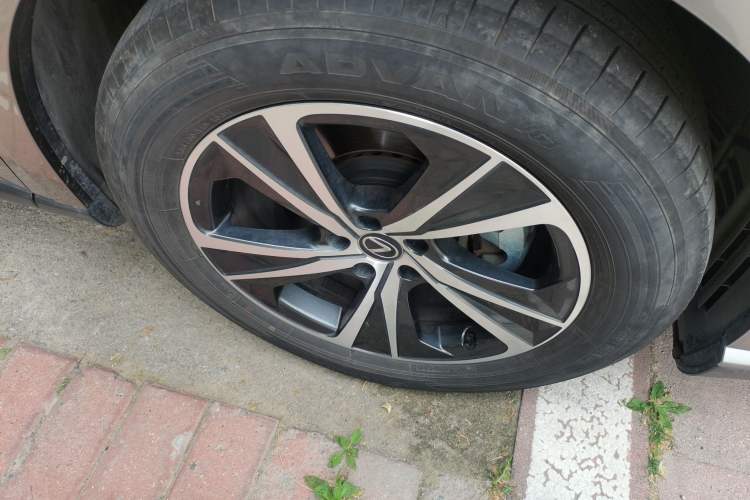 Used Lexus RX 2025 300 Four-Wheel Drive Junxiang Edition Right Front Wheel Hub