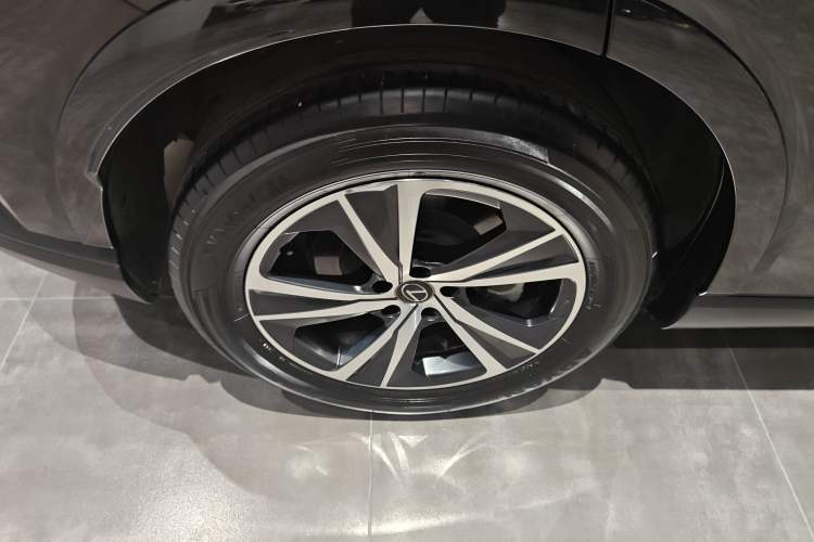 Used Lexus RX 2025 300 Four-Wheel Drive Junxiang Edition Right Rear Wheel Hub