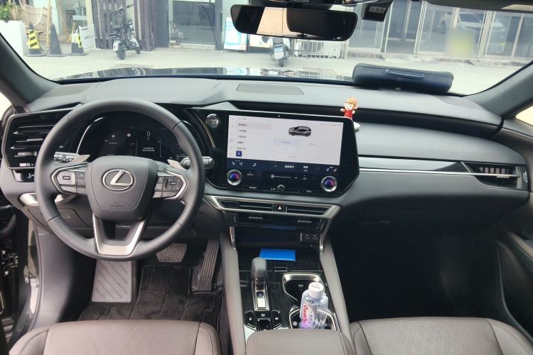 Used Lexus RX 2025 350h Two-Wheel Drive Comfort Edition Center Console