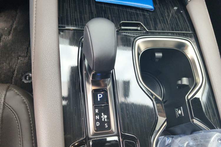 Used Lexus RX 2025 350h Two-Wheel Drive Comfort Edition Gear Lever