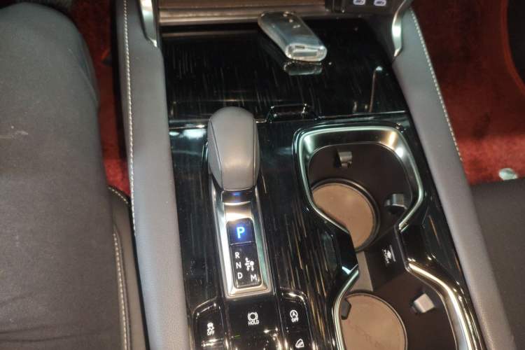 Used Lexus RX 2025 300 Four-Wheel Drive Junxiang Edition Gear Lever
