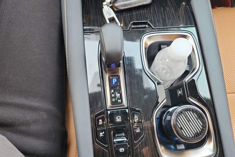 Used Lexus RX 2025 300 Four-Wheel Drive Junxiang Edition Gear Lever