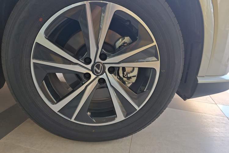 Used Lexus RX 2025 300 Four-Wheel Drive Junxiang Edition Right Front Wheel Hub