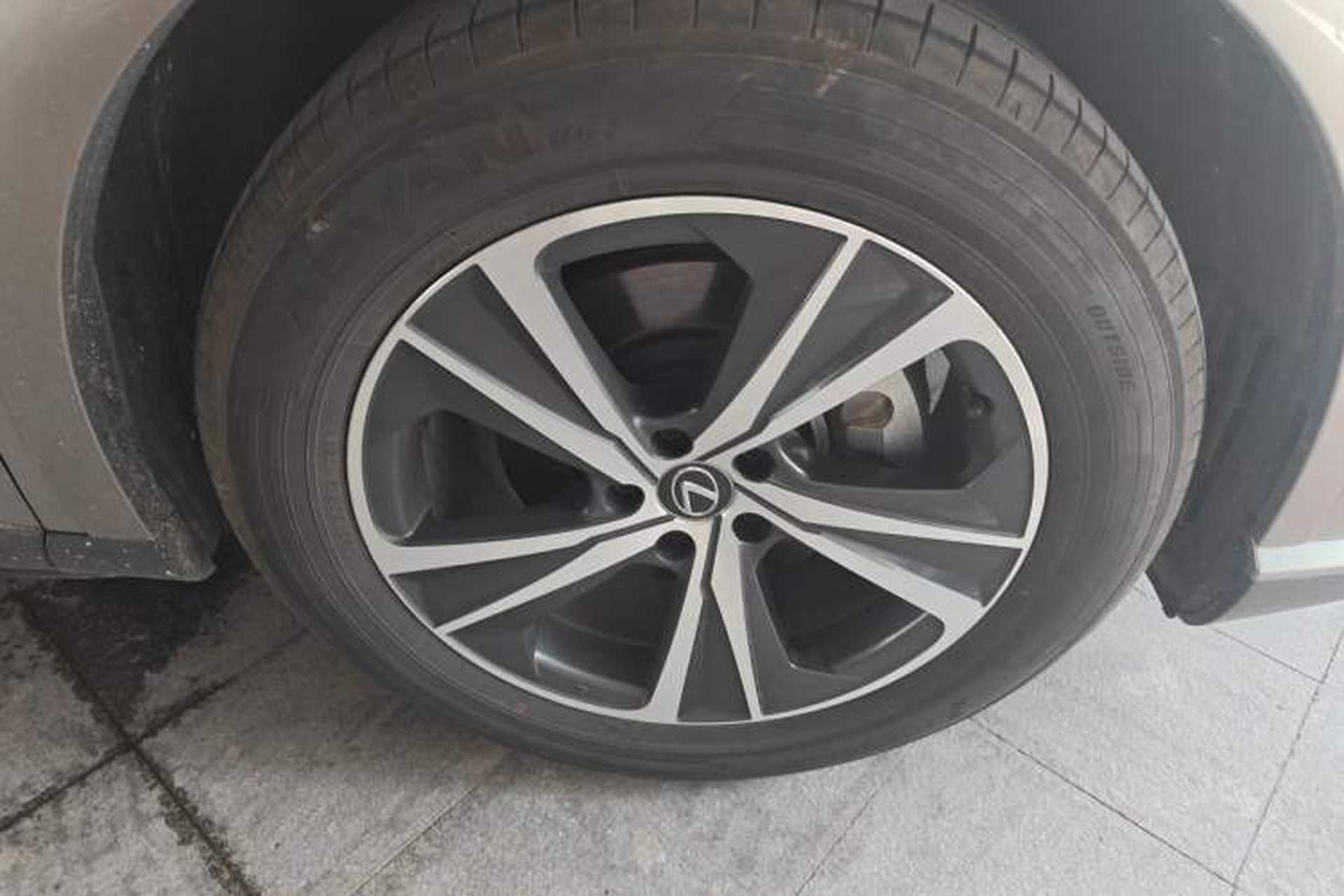 Used Lexus RX 2025 300 Four-Wheel Drive Junxiang Edition Right Front Wheel Hub