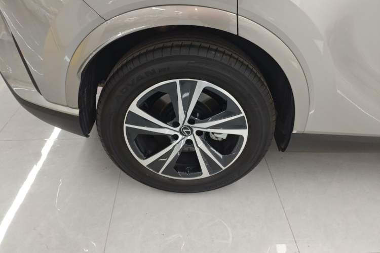 Used Lexus RX 2025 300 Four-Wheel Drive Junxiang Edition Right Rear Wheel Hub