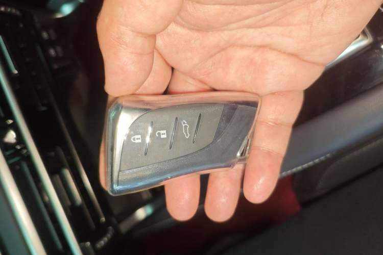 Used Lexus RX 2025 300 Four-Wheel Drive Junxiang Edition Vehicle Key