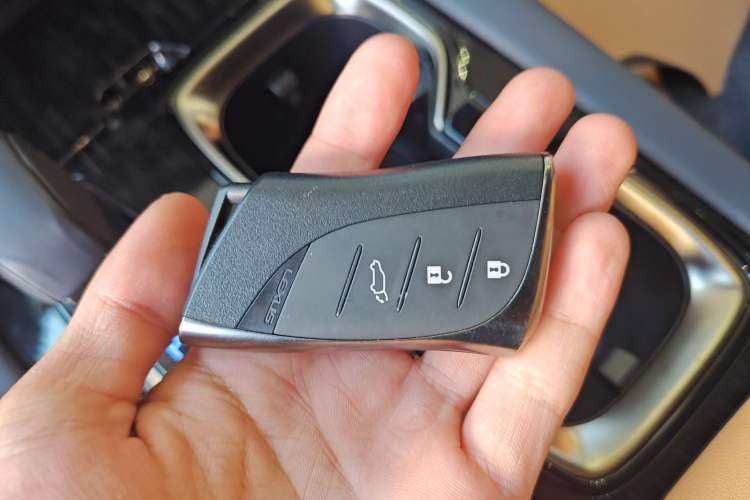 Used Lexus RX 2025 300 Four-Wheel Drive Junxiang Edition Vehicle Key