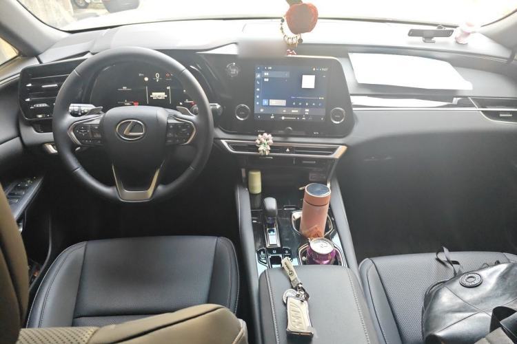 Used Lexus RX 2025 300 Four-Wheel Drive Junxiang Edition Center Console