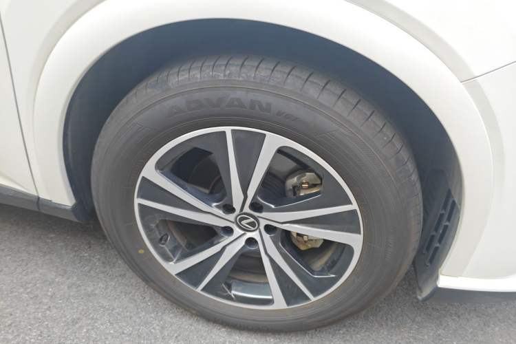 Used Lexus RX 2025 300 Four-Wheel Drive Junxiang Edition Right Front Wheel Hub