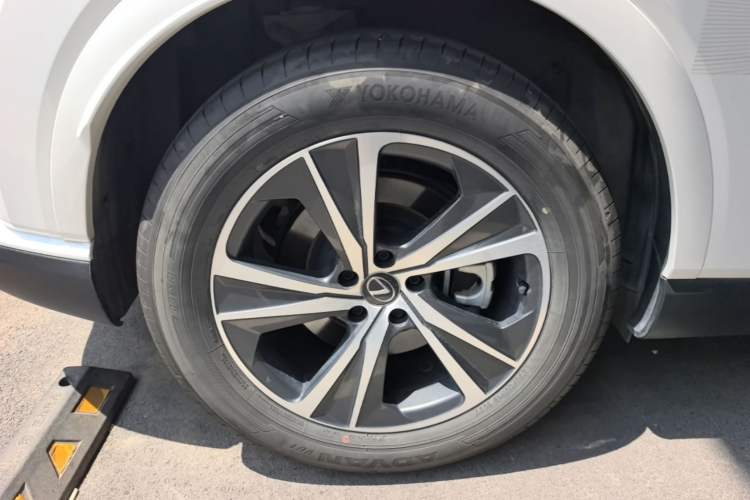 Used Lexus RX 2025 300 Four-Wheel Drive Junxiang Edition Right Rear Wheel Hub