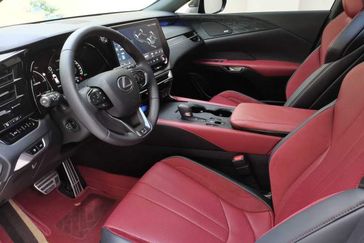Used Lexus RX 2026 Model 500h Four-Wheel-Drive F SPORT Performance Interior 3
