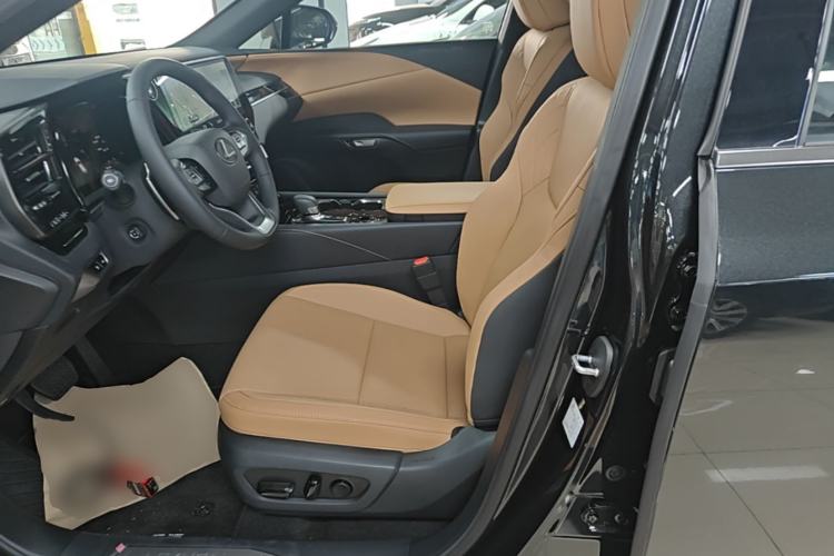 Used Lexus RX 2026 Model 300 Four-Wheel-Drive Junxiang Edition Left Front Seat