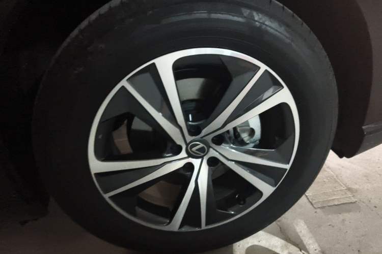 Used Lexus RX 2026 Model 350h Two-Wheel-Drive Comfort Edition Right Front Wheel Hub