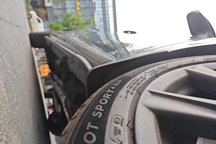 Used Lexus RX 2026 Model 500h Four-Wheel-Drive F SPORT Performance Right Side Sill