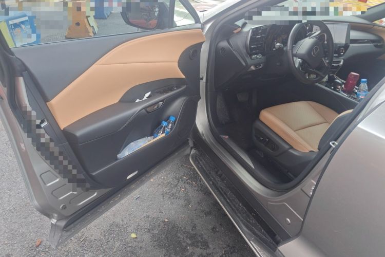 Used Lexus RX 2026 Model 350h Two-Wheel-Drive Joy Edition Driver Seat
