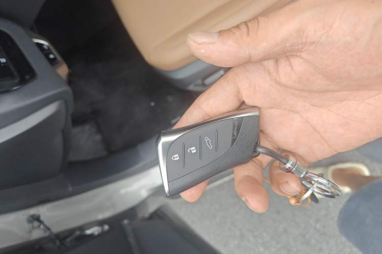 Used Lexus RX 2026 Model 350h Two-Wheel-Drive Joy Edition Vehicle Key