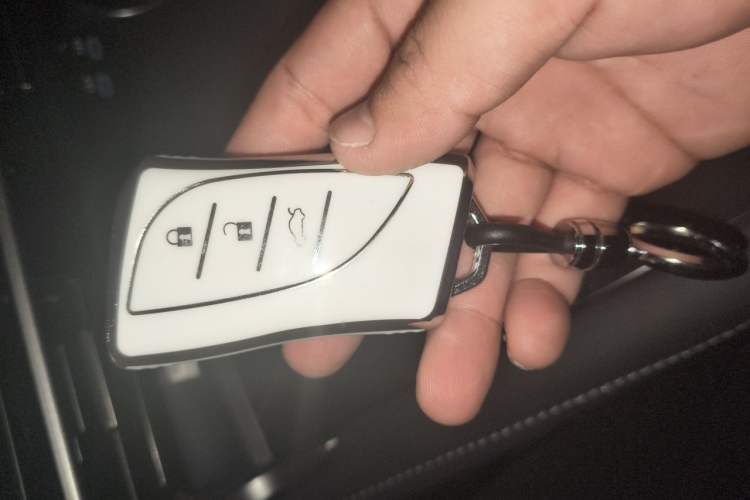 Used Lexus RX 2026 Model 500h Four-Wheel-Drive F SPORT Performance Vehicle Key