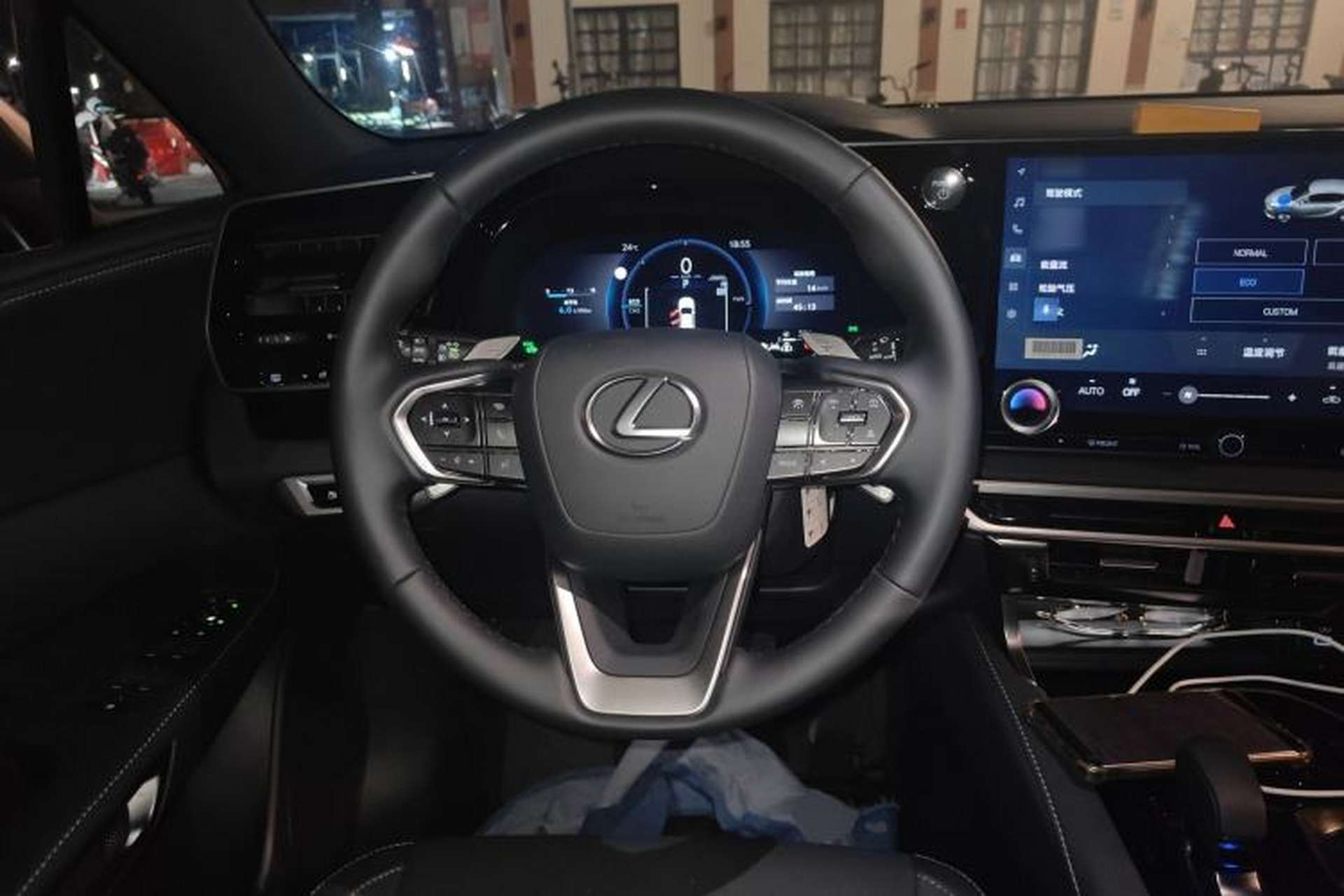Used Lexus RX 2026 Model 350h Two-Wheel-Drive Joy Edition Steering Wheel