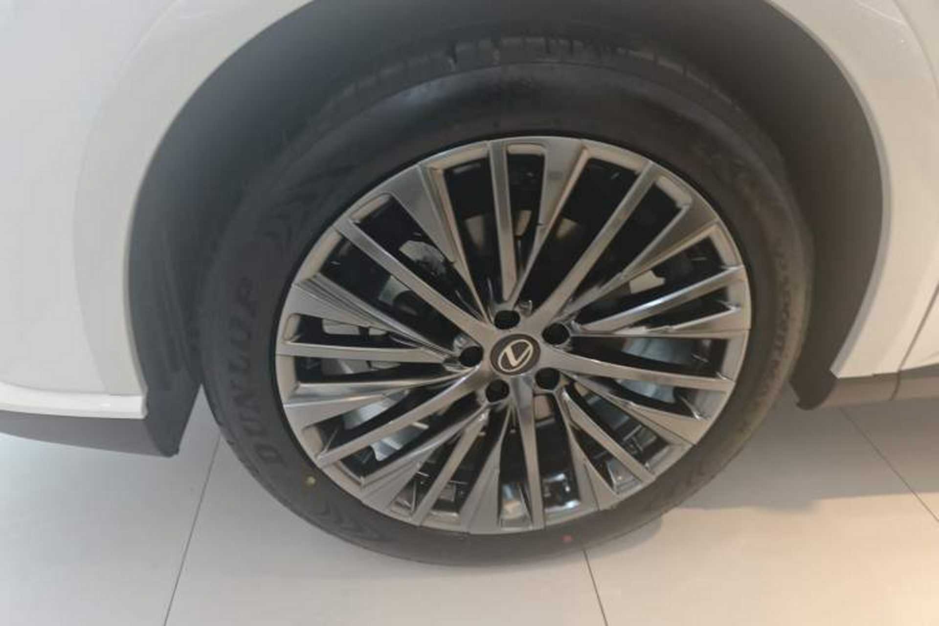 Used Lexus RX 2026 Model 350h Four-Wheel-Drive Chunxiang Edition Exterior 4