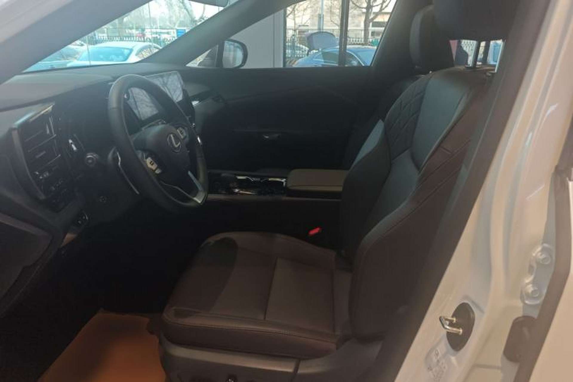 Used Lexus RX 2026 Model 350h Four-Wheel-Drive Chunxiang Edition Left Front Seat