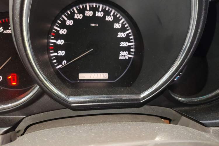 Used Lexus RX Classic 2004 300 Odometer Close Up