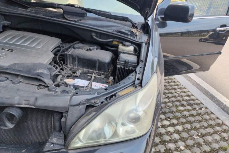 Used Lexus RX Classic 2006 350 Engine Bay Left