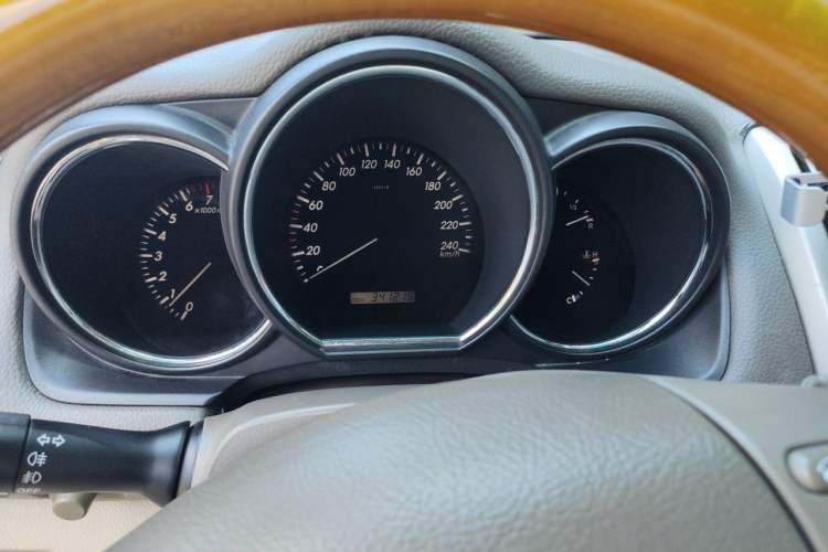 Used Lexus RX Classic 2006 350 Instrument Cluster