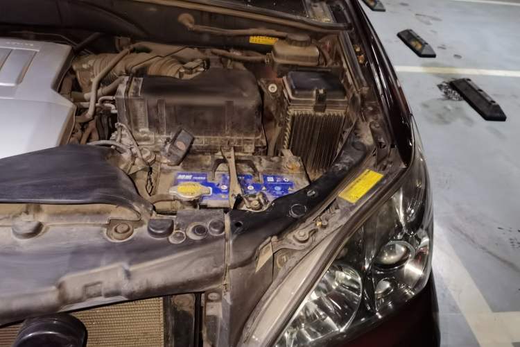 Used Lexus RX Classic 2006 350 Engine Bay Left