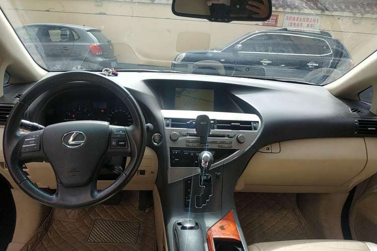 Used Lexus RX Classic 2009 350 Luxury Edition Center Console