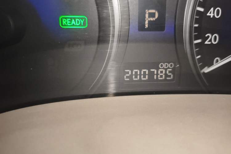 Used Lexus RX Classic 2009 450h Odometer Close Up