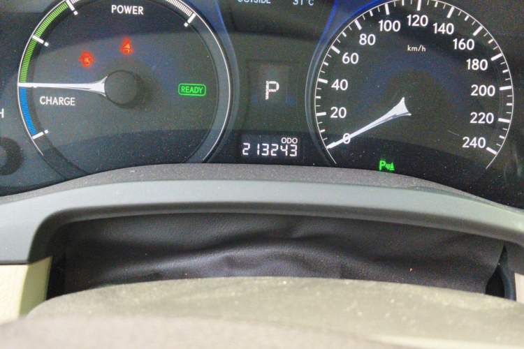 Used Lexus RX Classic 2009 450h Odometer Close Up