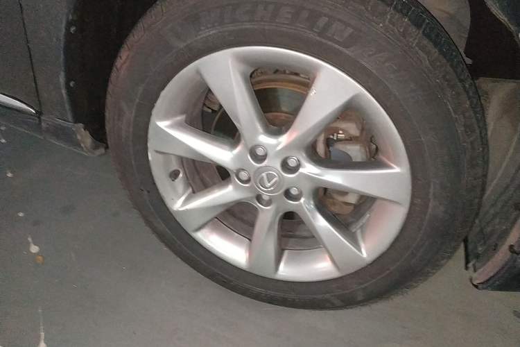 Used Lexus RX Classic 2009 350 Prestige Edition Right Front Wheel Hub