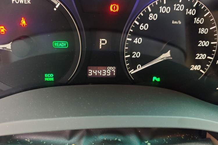 Used Lexus RX Classic 2009 450h Odometer Close Up