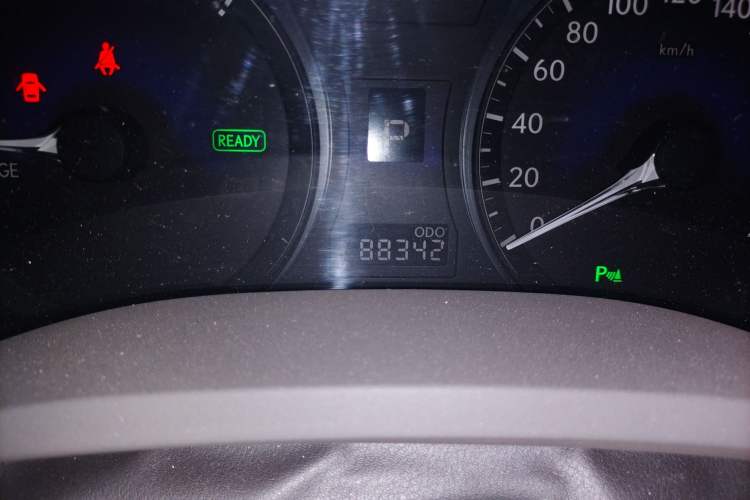 Used Lexus RX Classic 2009 450h Odometer Close Up