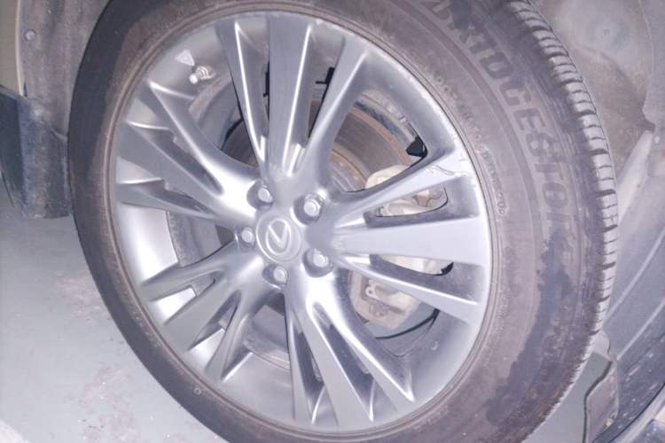 Used Lexus RX Classic 2009 450h Right Front Wheel Hub