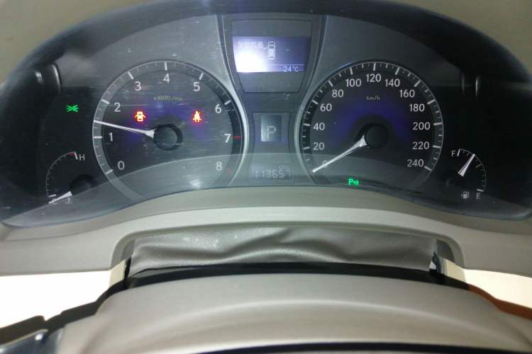 Used Lexus RX Classic 2009 350 Prestige Edition Odometer Close Up