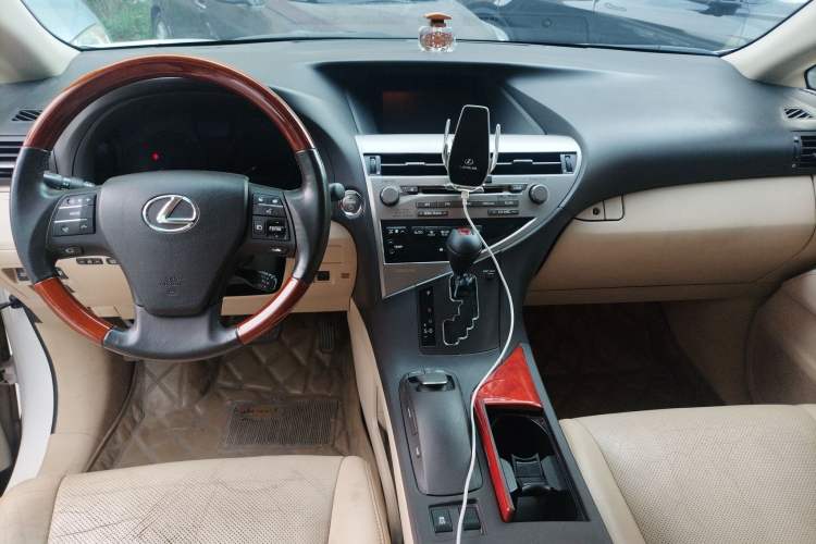 Used Lexus RX Classic 2009 450h Center Console