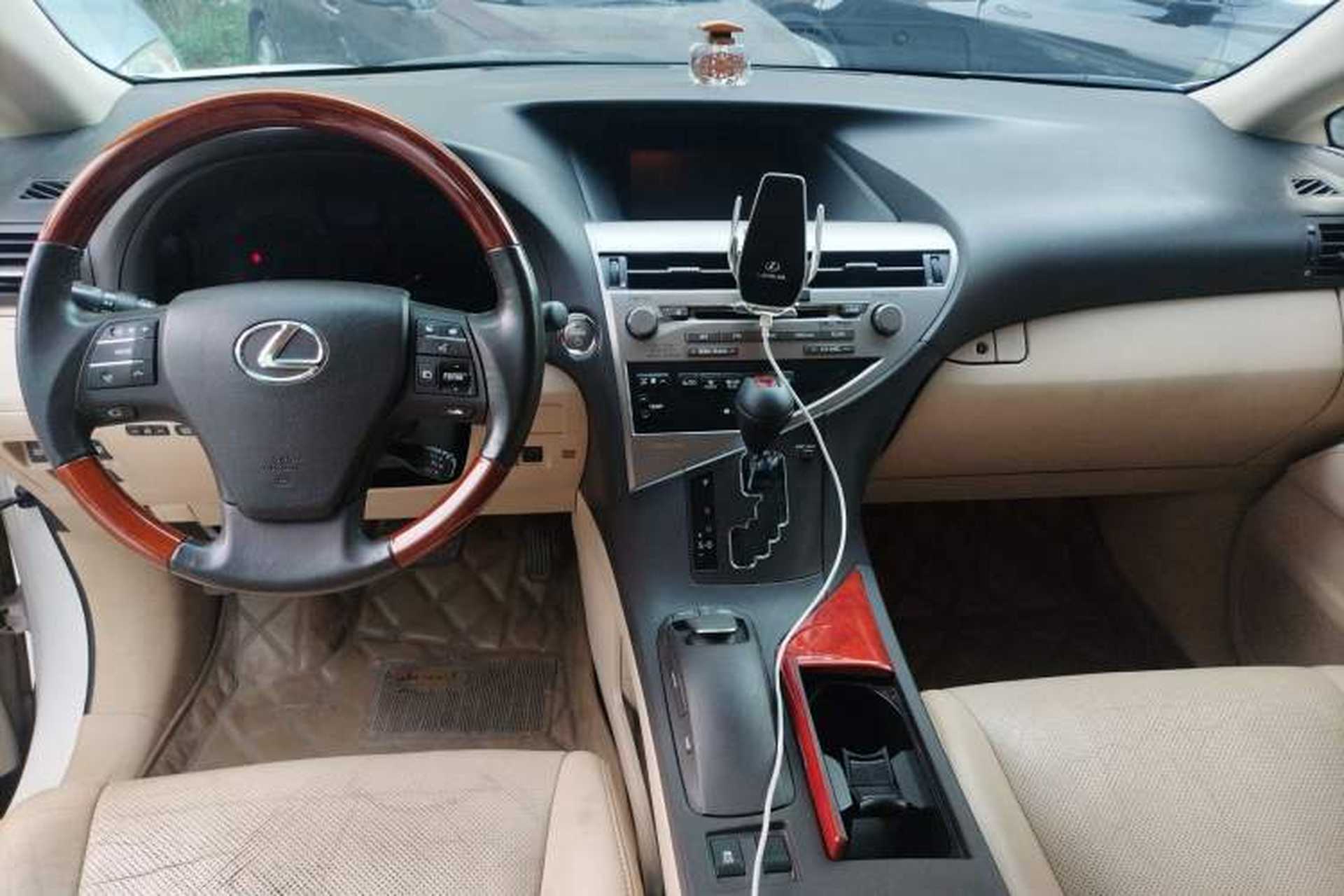 Used Lexus RX Classic 2009 450h Center Console
