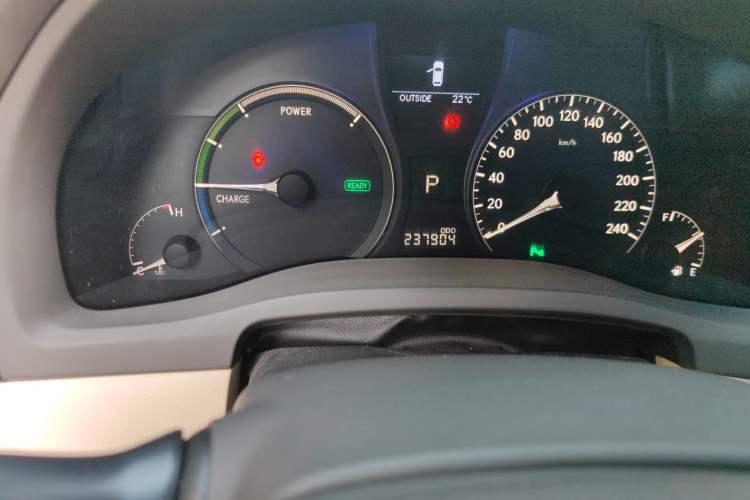 Used Lexus RX Classic 2009 450h Odometer Close Up