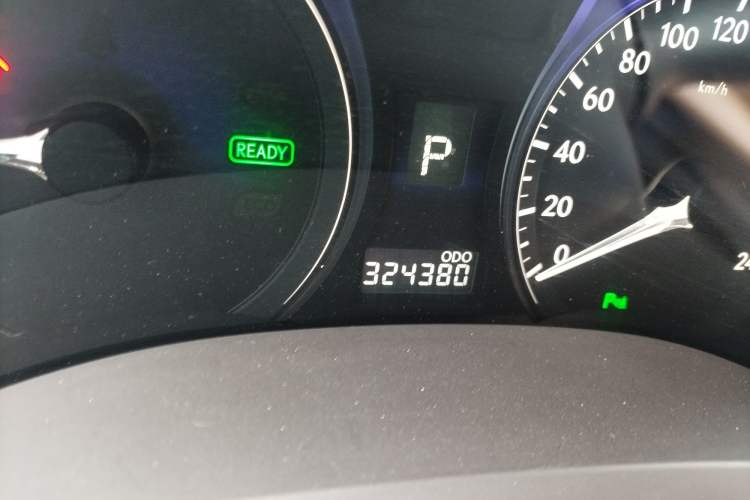 Used Lexus RX Classic 2009 450h Odometer Close Up