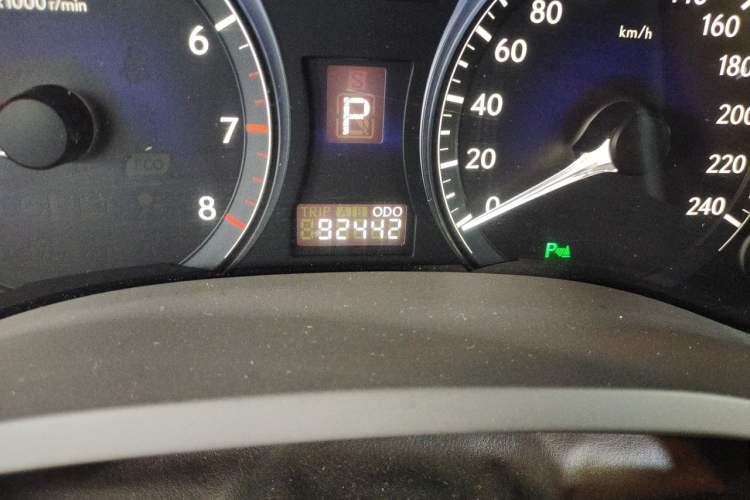 Used Lexus RX Classic 2010 350 Elegant Edition Odometer Close Up