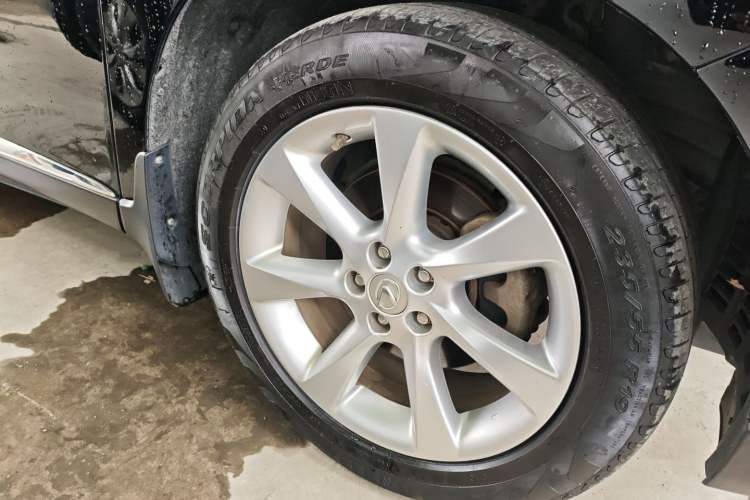 Used Lexus RX Classic 2010 350 Elegant Edition Right Front Wheel Hub